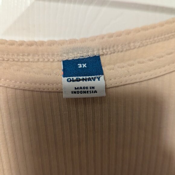 Old Navy Cream and Black Boxy T-Shirts Relaxed Fit - Picture 4 of 10